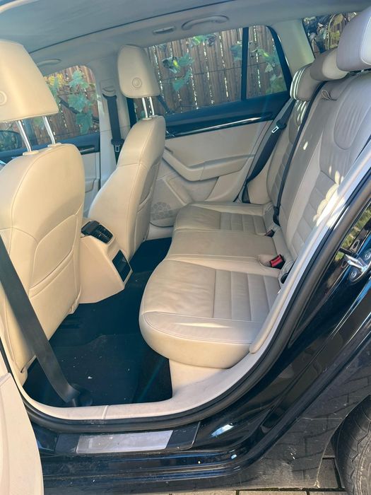 Vând mașină avariată, motorul si partea mecanică nu a fost avariată