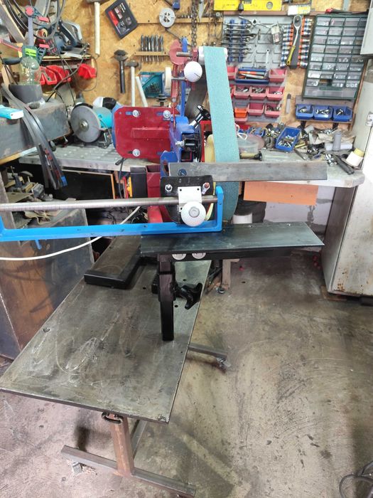 Slefuitor cu banda (belt grinder)