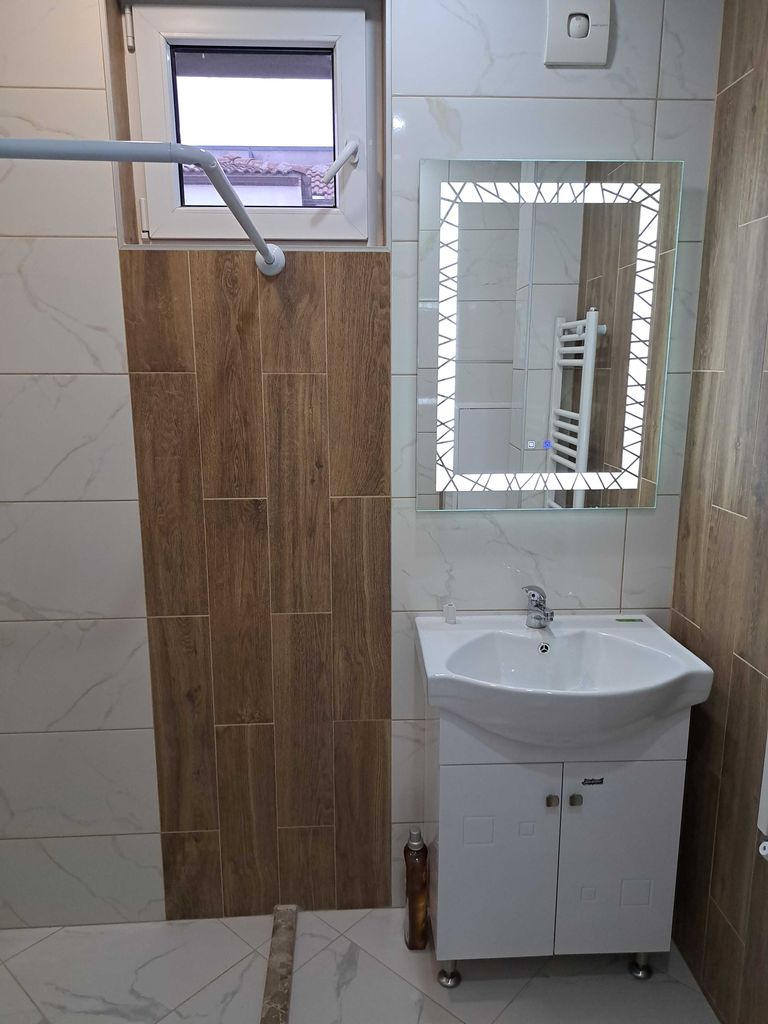 Дава се под наем Двустаен апартамент в Русе, Център - 70 кв.м за 357 € - Снимка #7