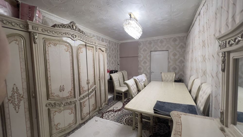 Uy sotiladi. Judayam fayzli uy. Yana kelishamiz