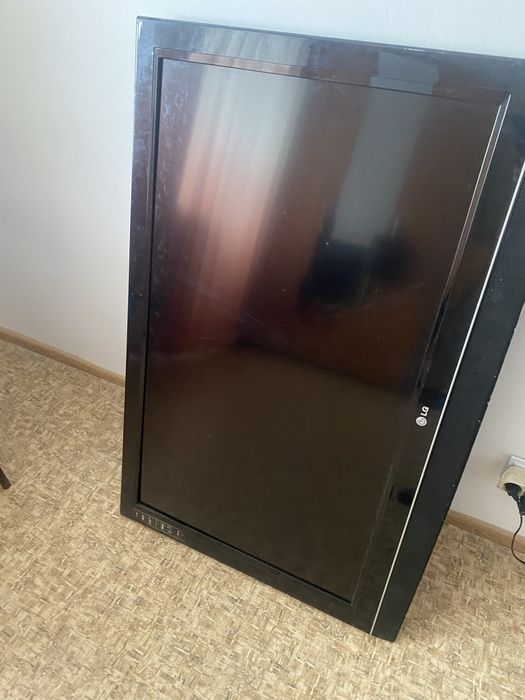 продам телевизор LG на запчасти