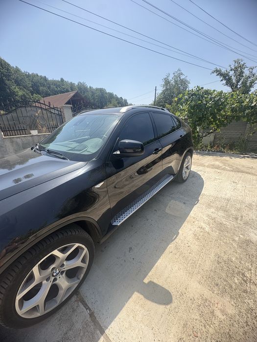 Bmw x 6 . Masina este cu 5 locuri