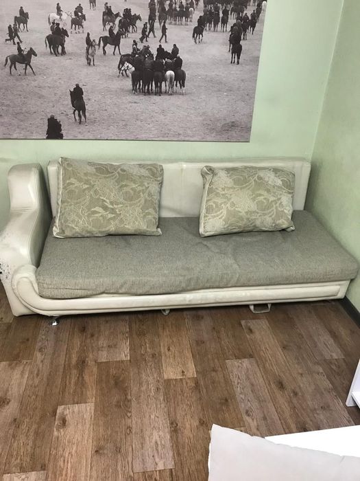 Диван раздвижной б/у отдам бесплатно