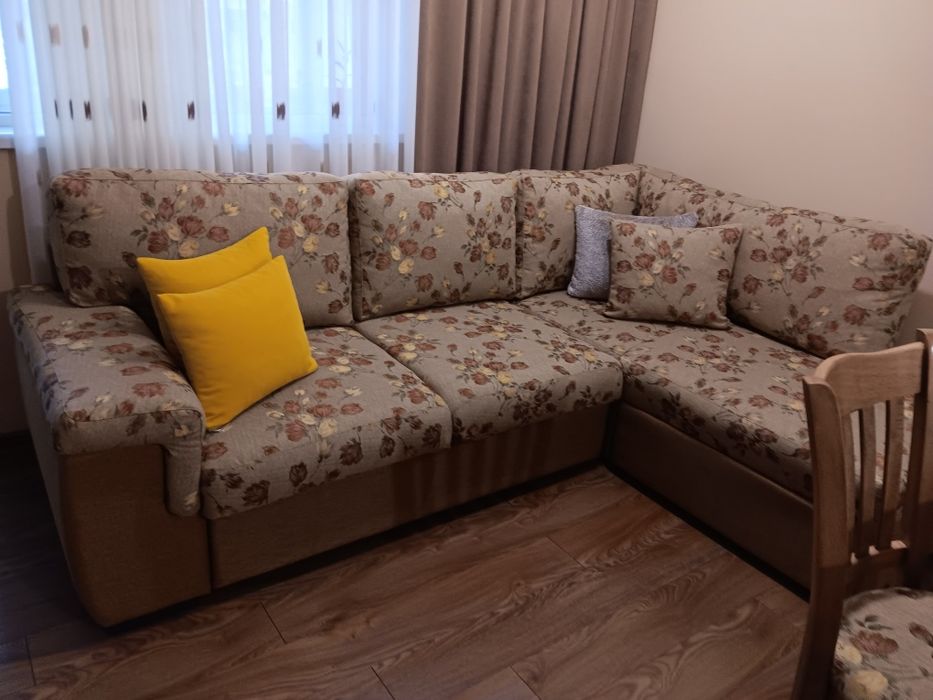 Продавам ъглов диван