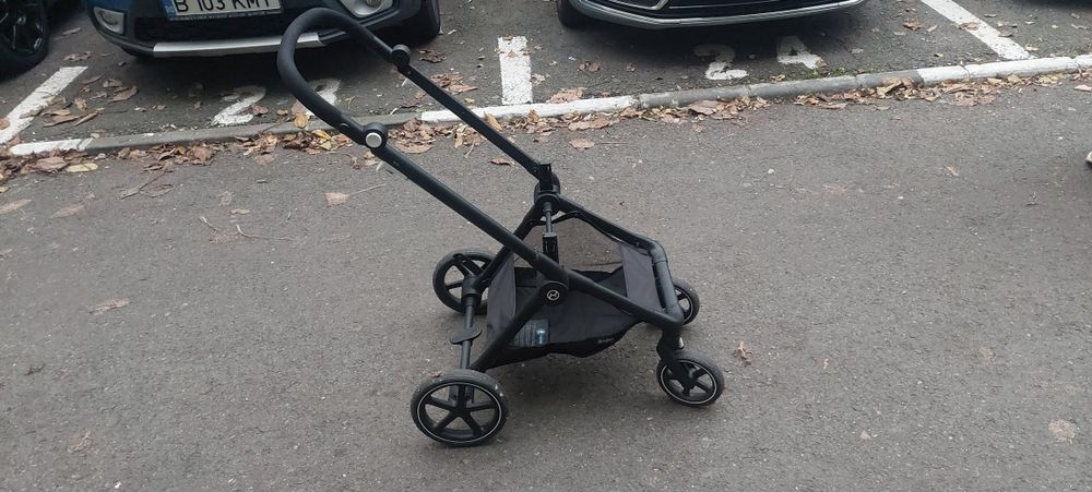 Vand Carucior 3 in 1 Cybex Gold Eos Basic