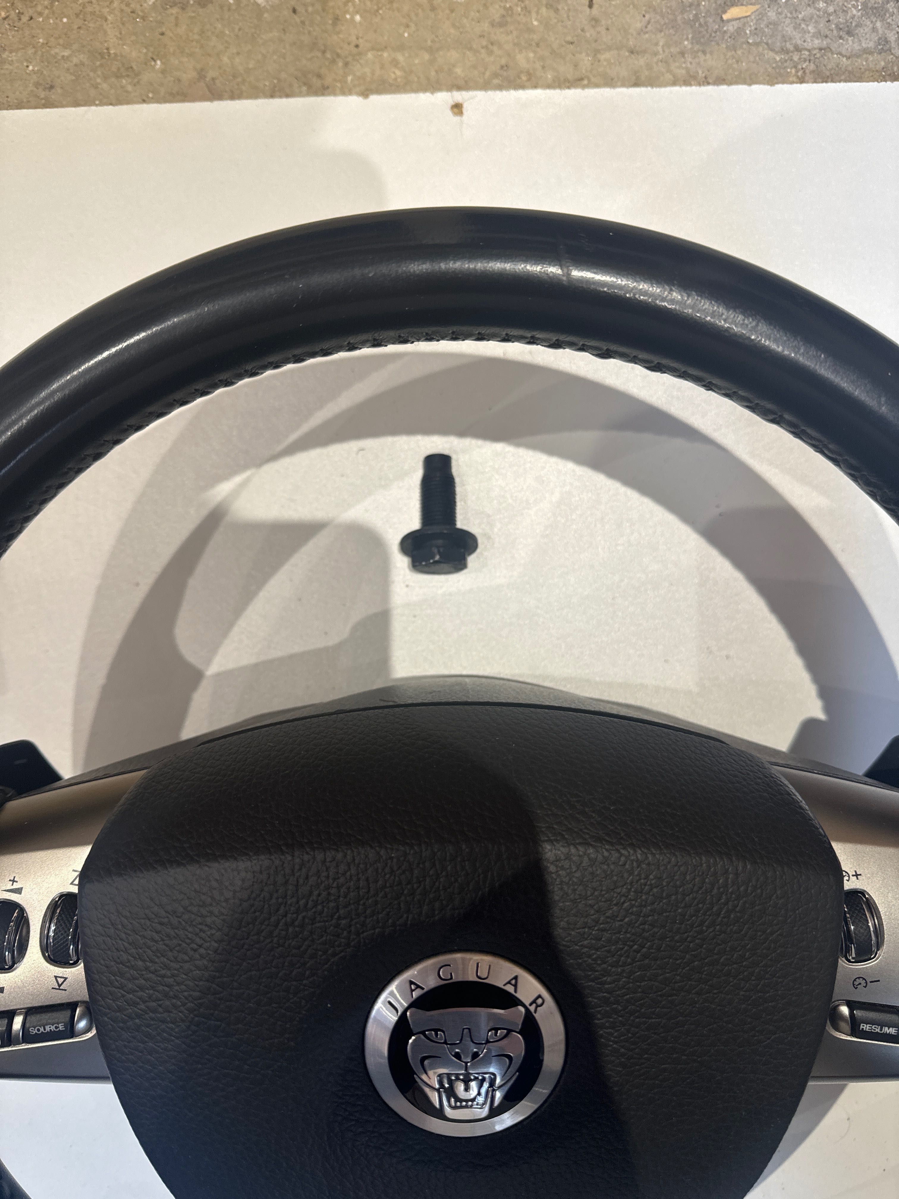 Jaguar XF волан Jaguar XF
