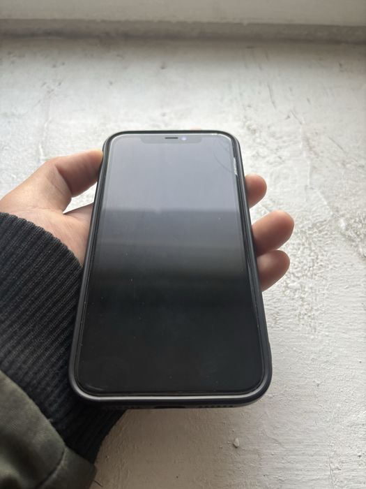 Продам айфон 11