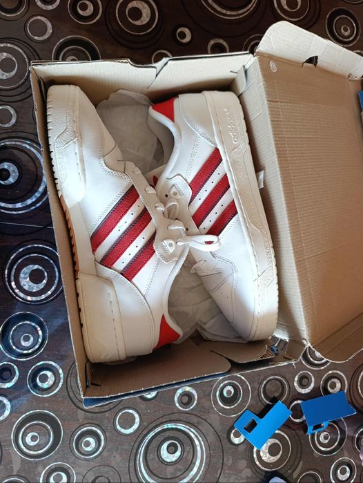 Нови оригинални мъжки кецове Адидас