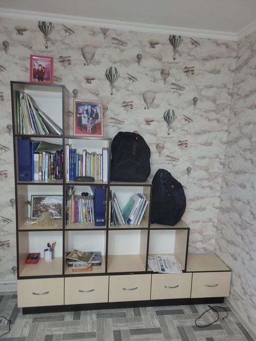 Книжная полка. 2×1.8 м.