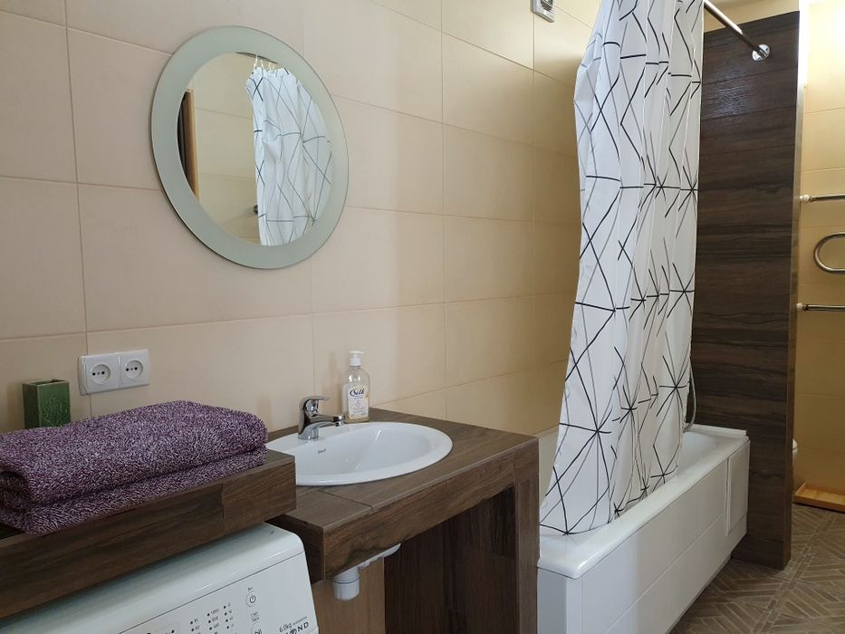 Сдаю квартиру по суточно м.Ойбек. Чисто, конфиденциаль