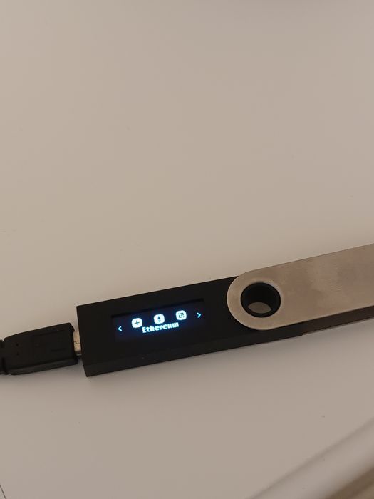 Vând Ledger Nano S + Ledger Nano X – Portofele hardware pentru criptom