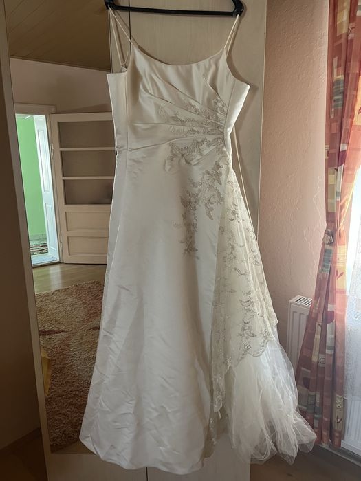 Rochie de mireasa crem