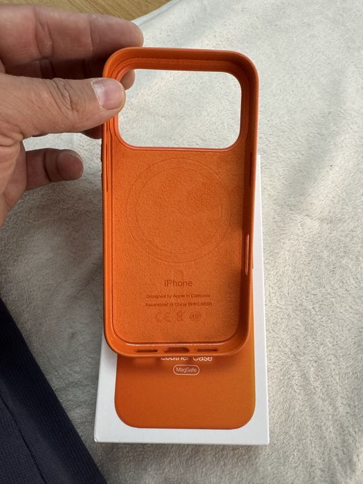 Huse din Piele Iphone 17pro/ 17pro Max/ 17 cu Magsafe