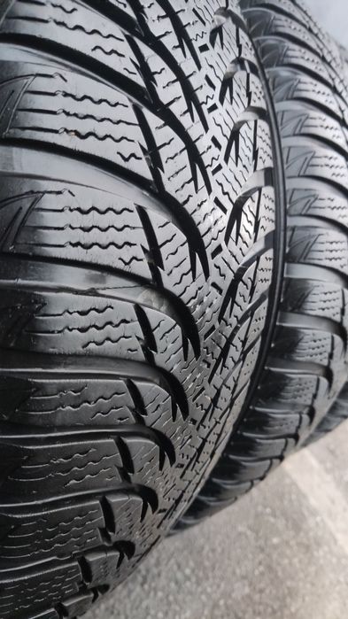 зимни гуми 195/65/15 Kumho Winter Craft 
dot2520
6.9mm
 Добро състояни