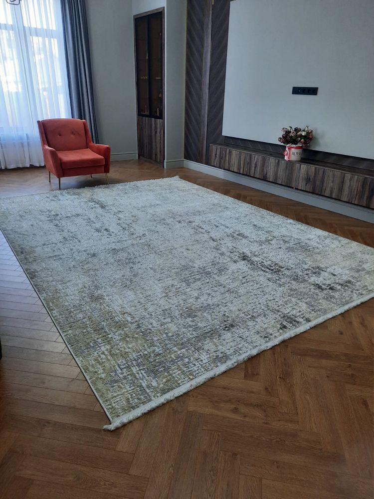 Продам ковер в идеальном состоянии