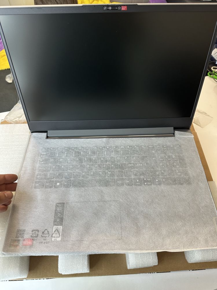 Laptop Lenovo IdeaPad 17 inch. Model 2023