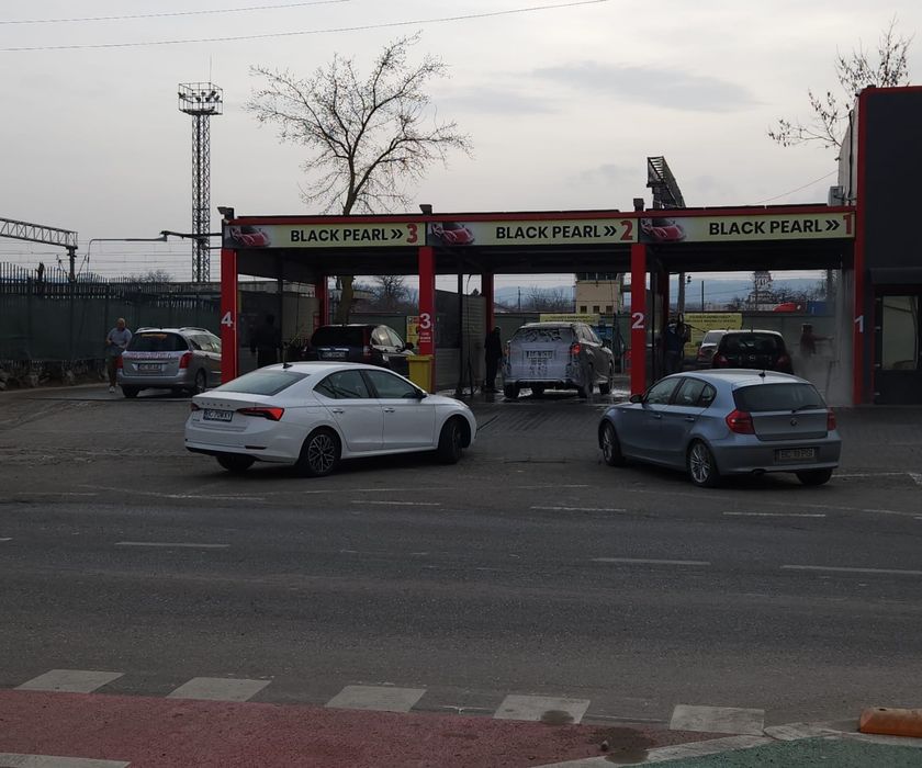 Afacere la cheie spălătorie self plus robot. .