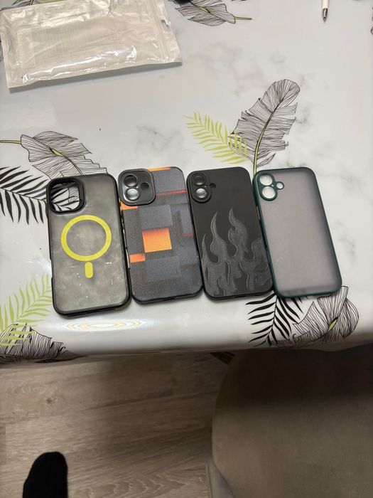 Кейс за Айфон 16+