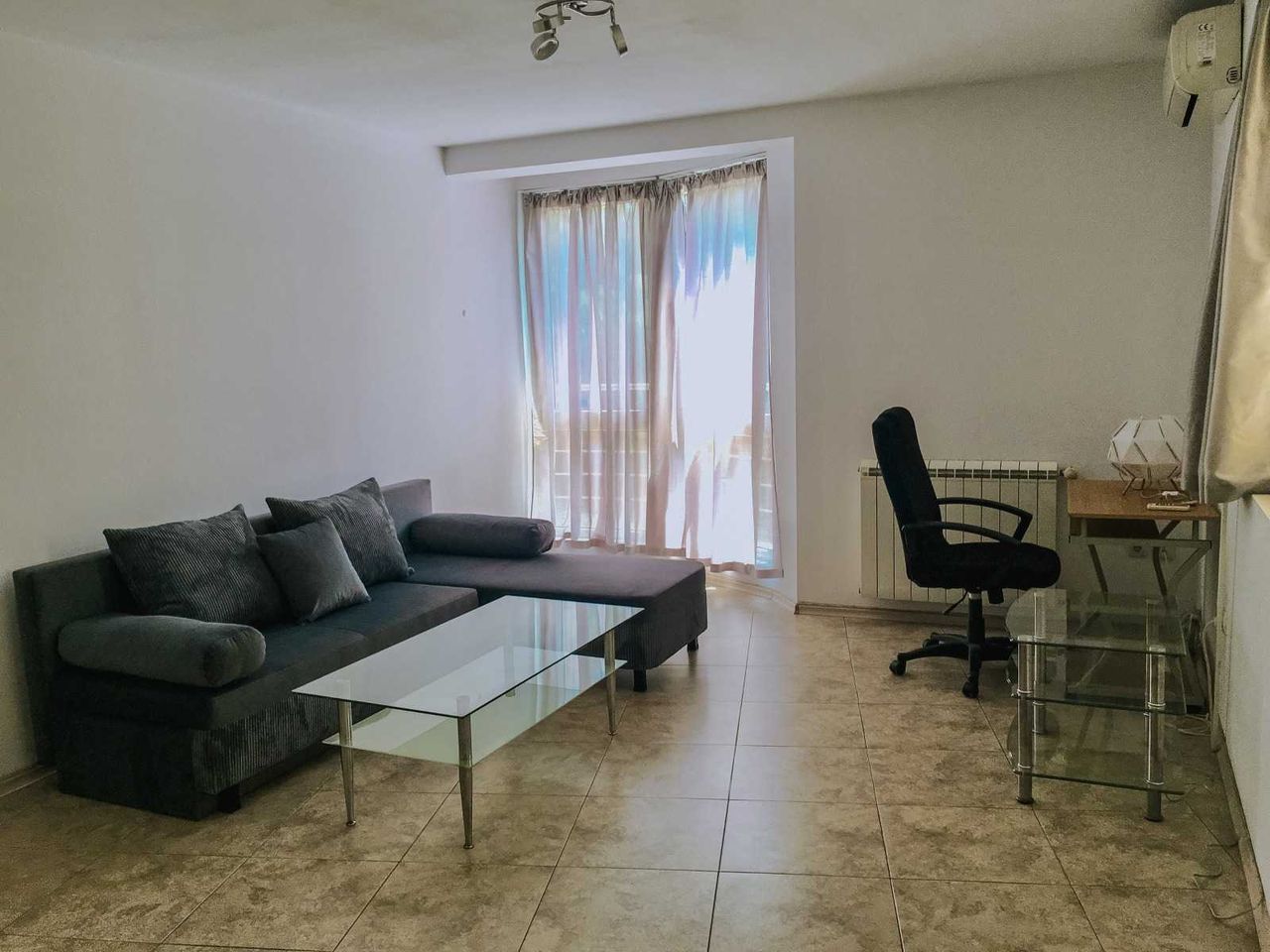 Дава се под наем Двустаен апартамент в София, Витоша - 78 кв.м за 650 € - Снимка #2