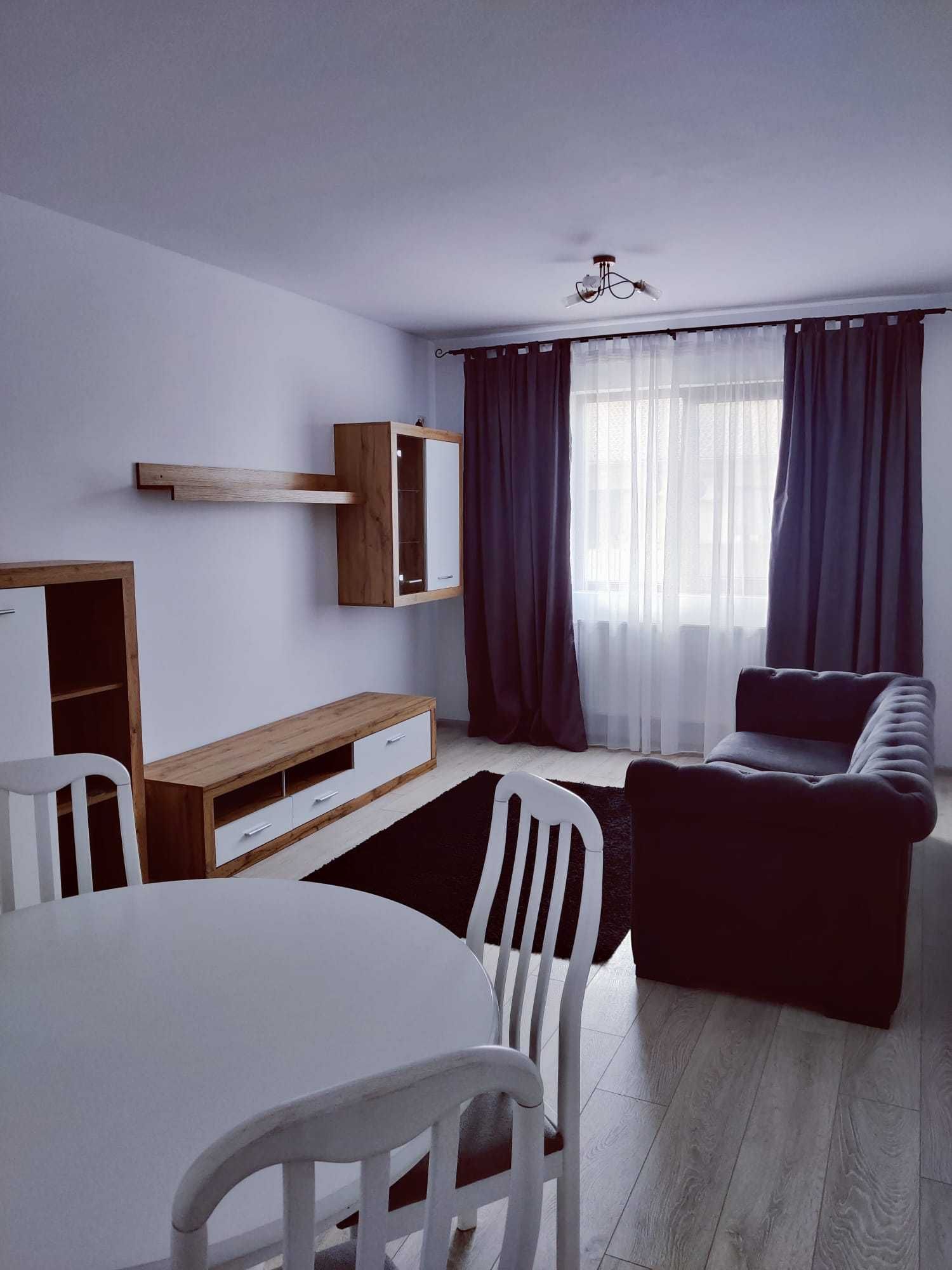 De vanzare apartemant 2 camere decomandat