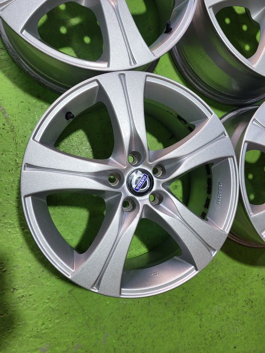 17 5x108 Volvo лети джанти 5х108 волво