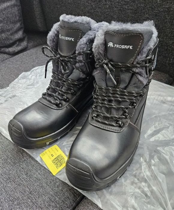 Продаётся Зимняя Спецобувь Техноавиа!