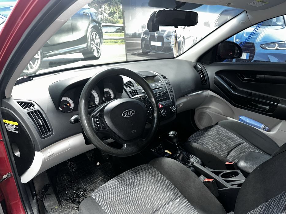 Kia pro cee’d 1.4 benzina 109 CP- intretinuta, clima, senzori
