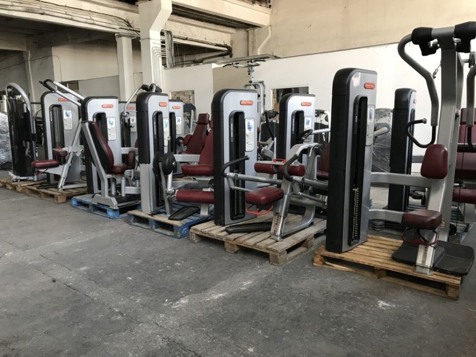 Vând sala complet Technogym