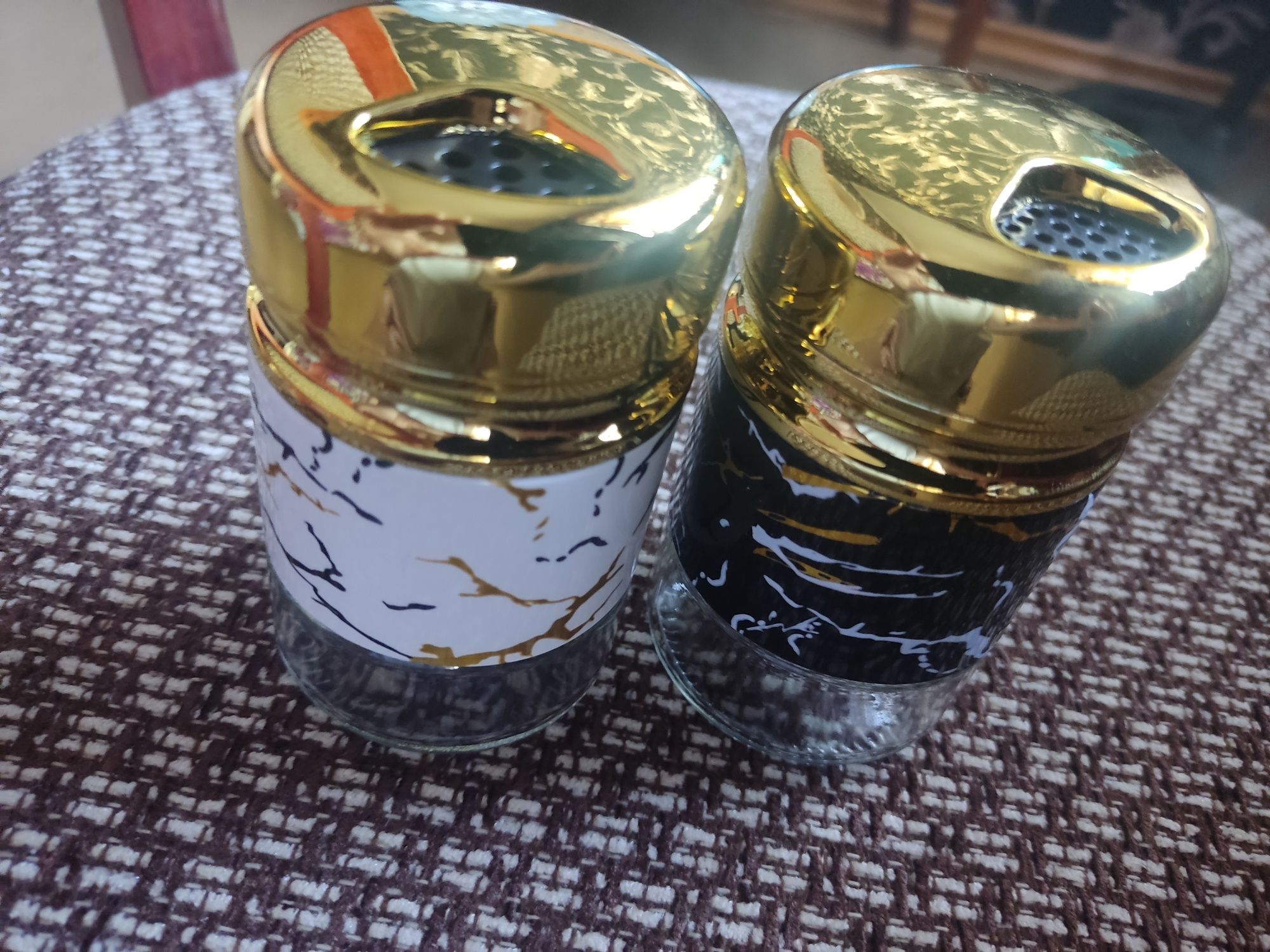 Красивые солонки для соли,перца, зубочисток