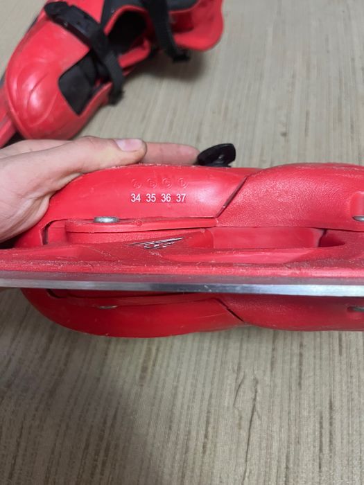 Продам коньки детские