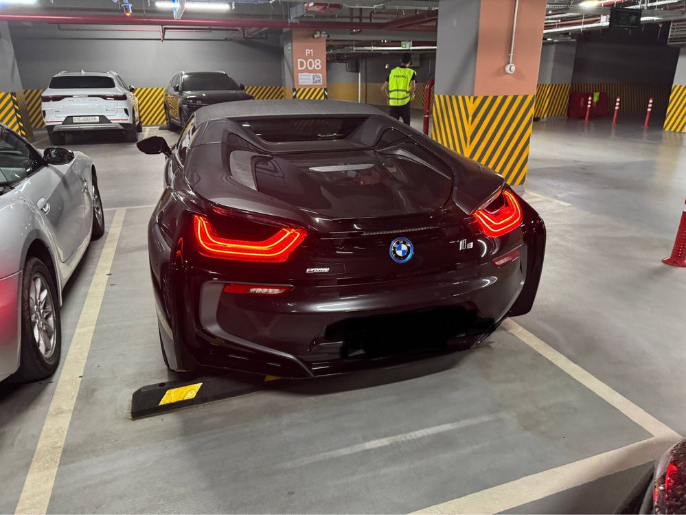BMW i8 Roadster гибридный родстер будущего
