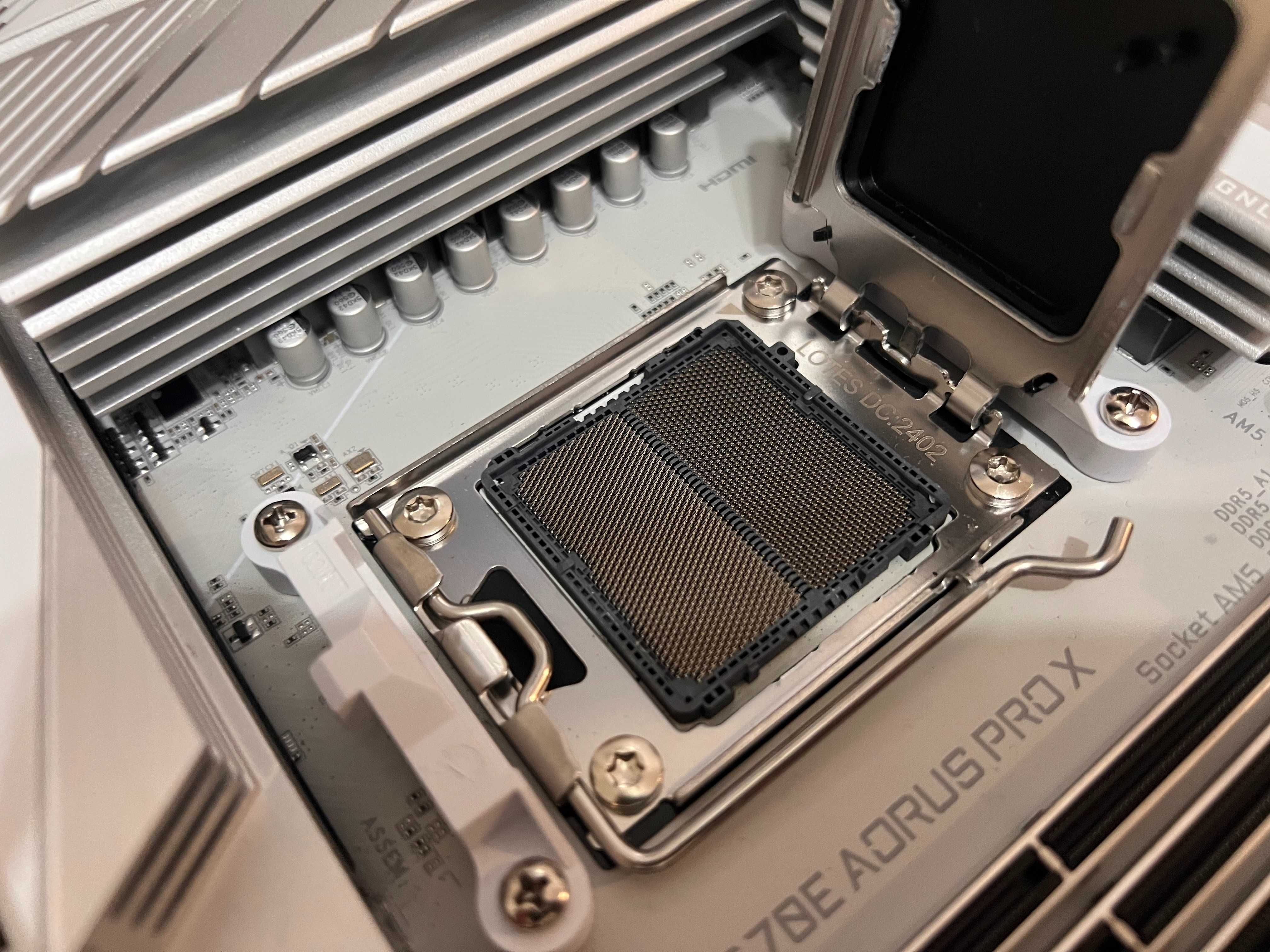 Gigabyte X670E Aorus Pro X