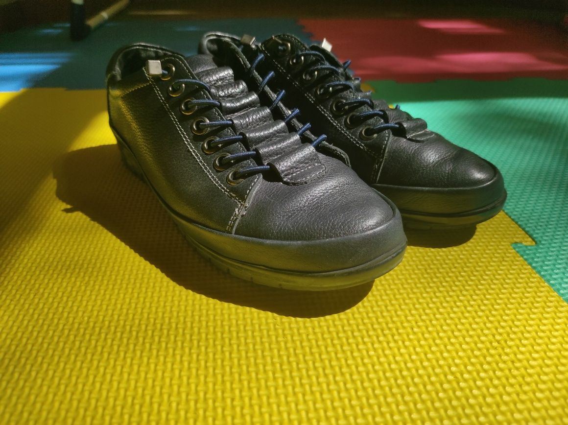 Pantofi sport din PIELE