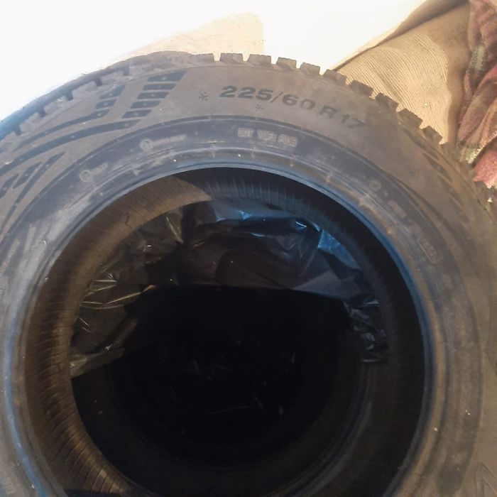 Шины  зимние комплект 4 штуки 225/60 R 17