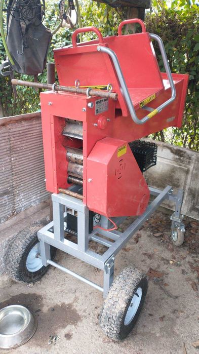 Tocator Crengi HECHT 16 CP si Motocultor WEIMA 16 CP