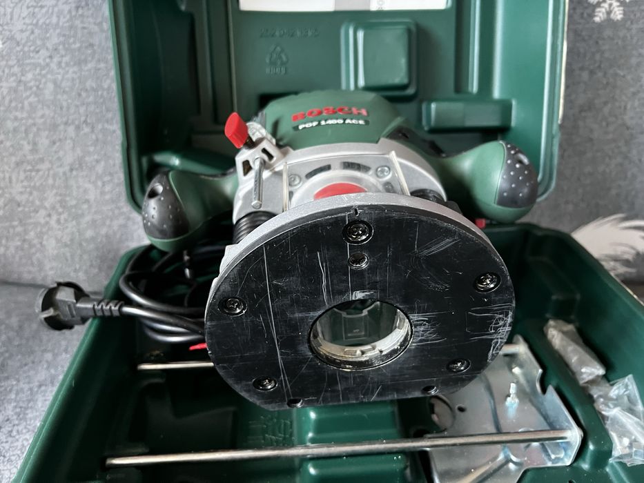 Оберфреза Bosch POF 1400 ACE, 1400 W, 6 - 8 мм, с куфар