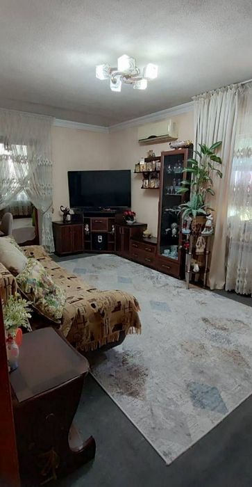 Квартира продаётся Чиланзар 23 квартал 1в2/4/5 меб тех бал 2*6 школа 4