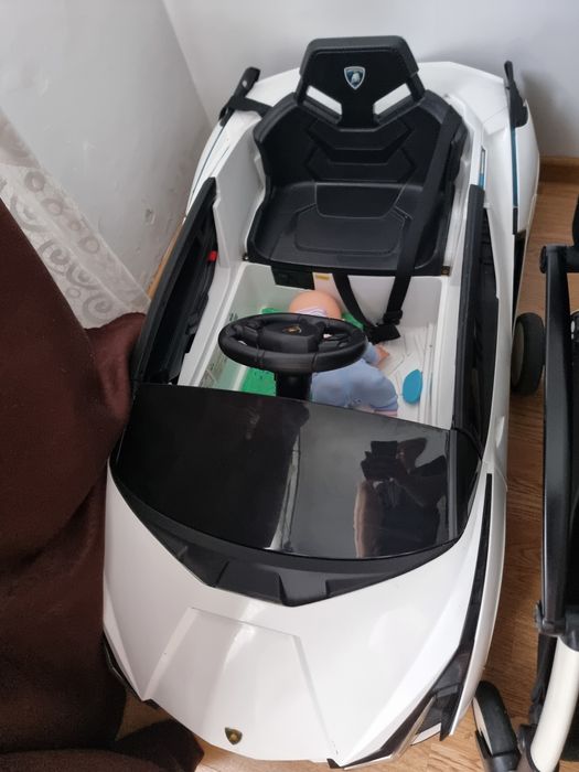 Vand tricicleta 3 in 1 si cărucior Zen cu cadou masinută pt copii