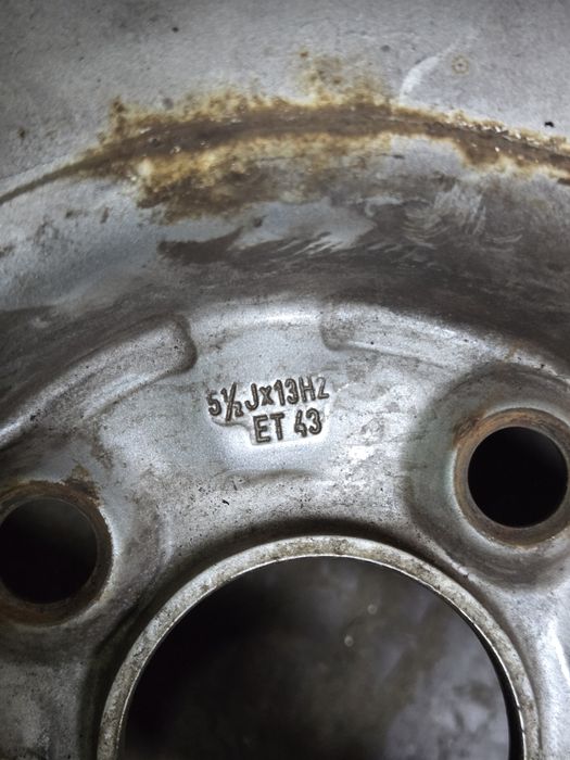 Гуми 13" с метални джанти 4бр.