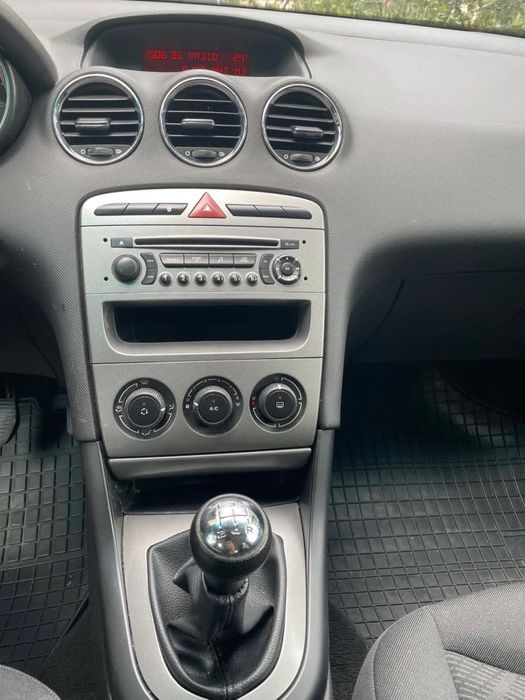 Peugeot 308 1.6 бензин