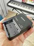 De vanzare Incarcator Sony BC-QZ1