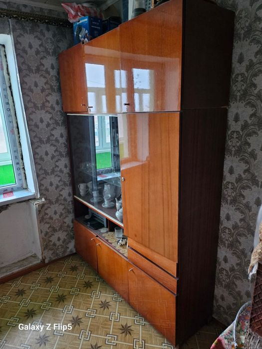 Сервант в отличном состоянии