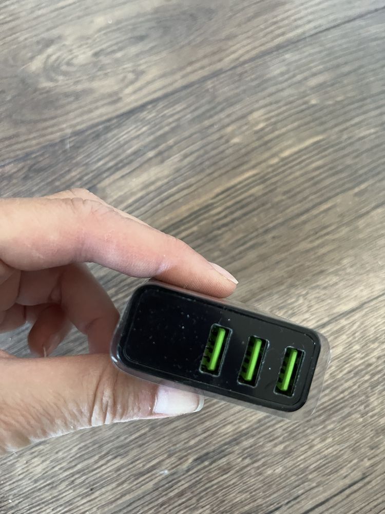 Зарядка 3 USB