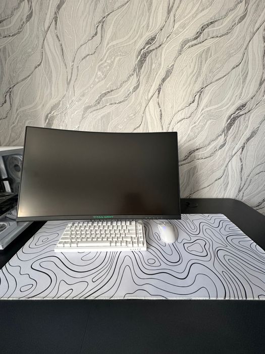 Продам монитор,мышку,клавиатуру,стол,кресло,наушники