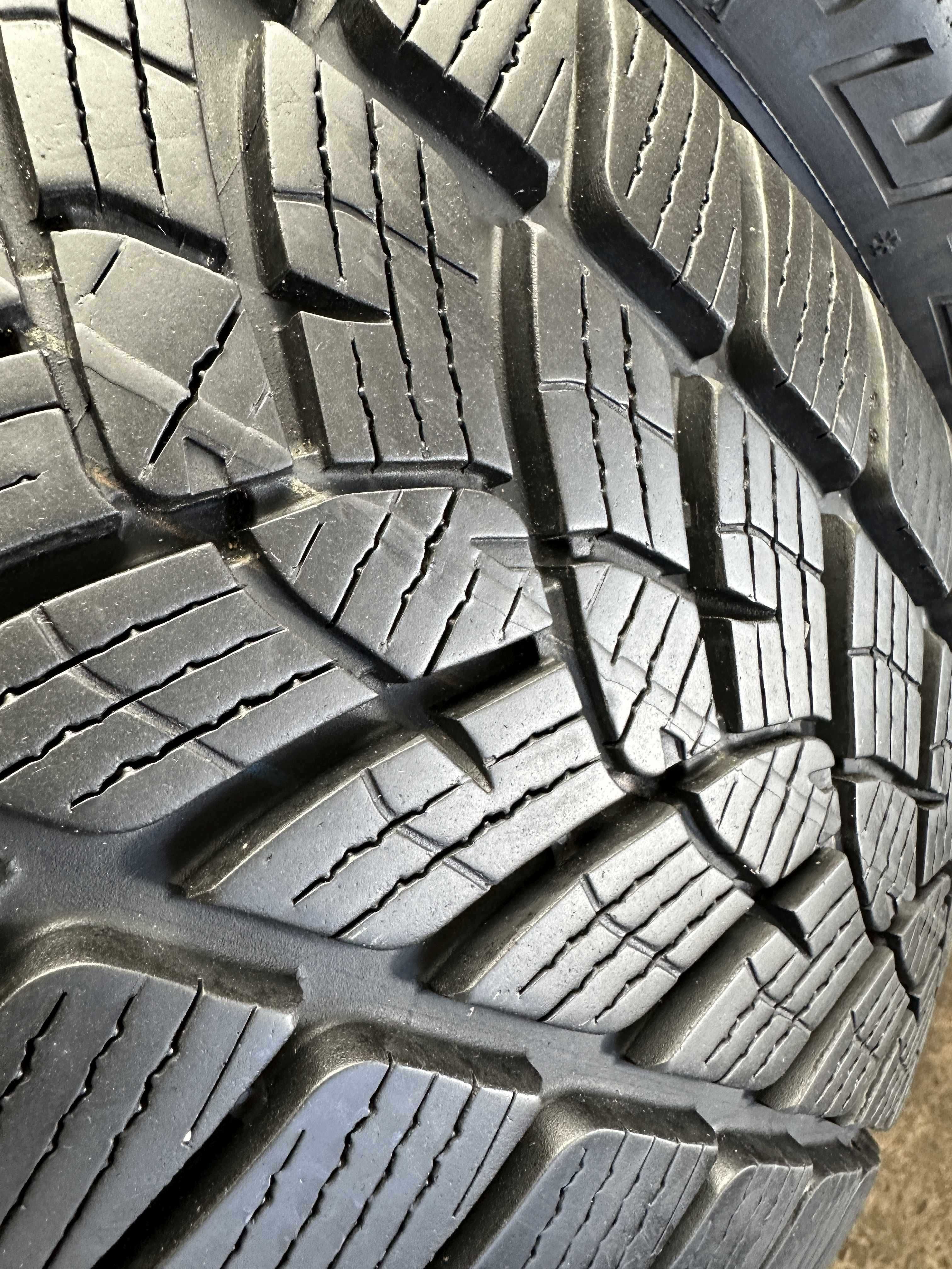 SET 2 Anvelope Iarna 225/65 R17 106H FULDA Kristall Control SUV