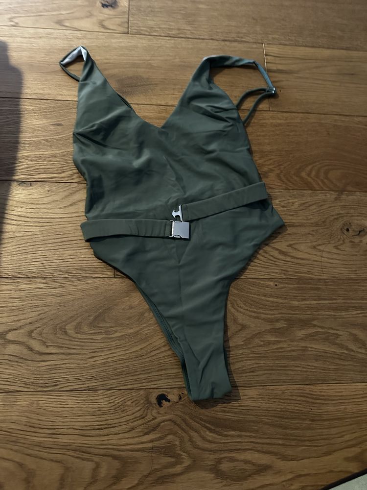 Costum baie intreg s-m