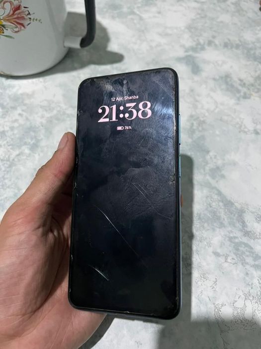 Redmi note 11 bor 64 gb hotira 4+4operativka