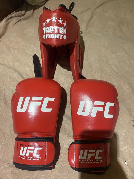 Перчатки и шлем для бокса