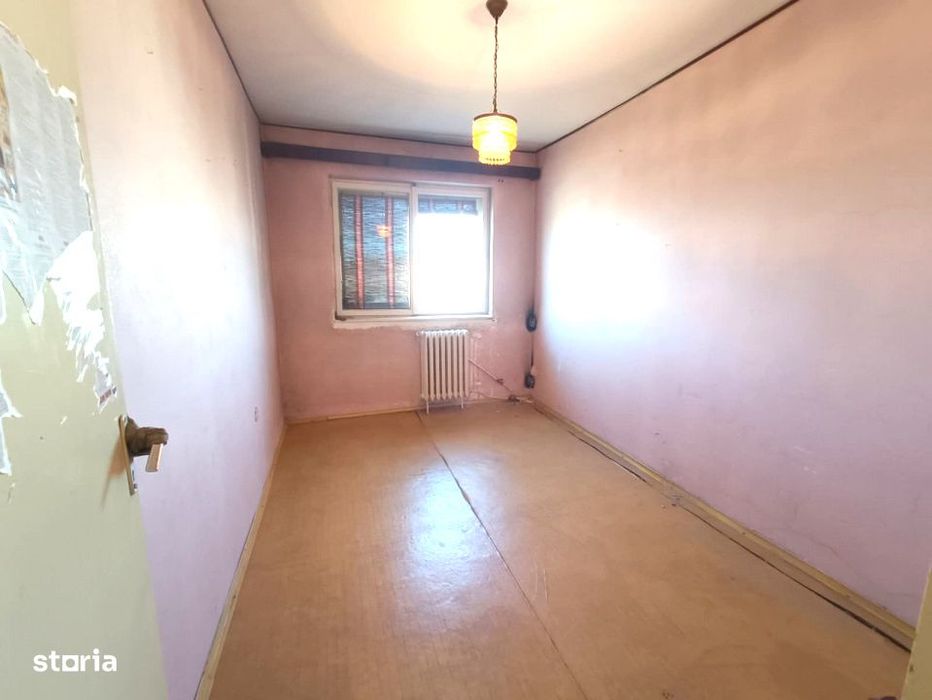 | Apartament 2 camere | 42 mp | Zona Manastur - Mehedinti |