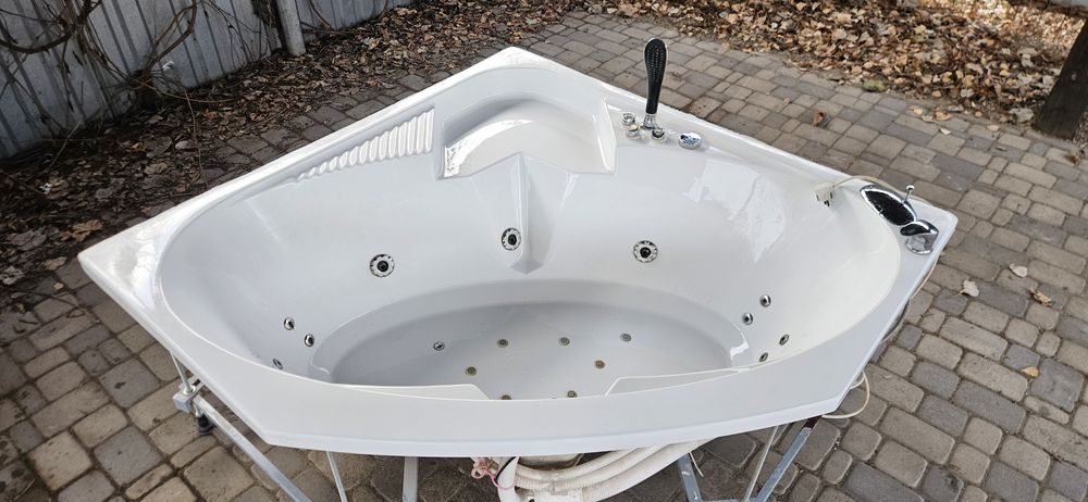 Ванна джакузи акрил